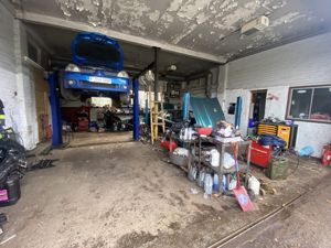 Garage Workshop- click for photo gallery